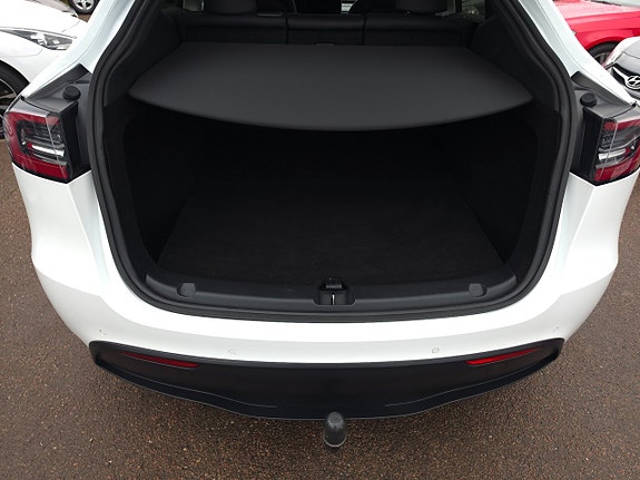 Tesla Model Y 13 of 13