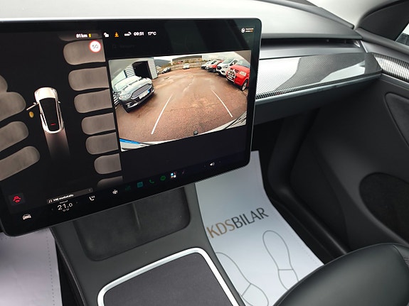 Tesla Model Y 11 of 13