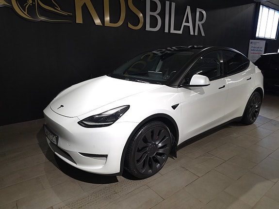 Tesla Model Y 2 of 13