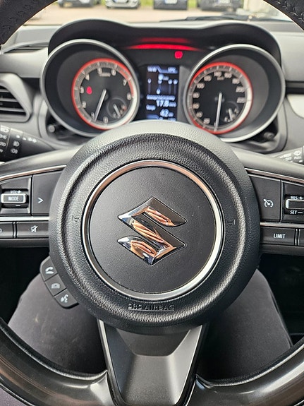 Suzuki Swift 11 of 22