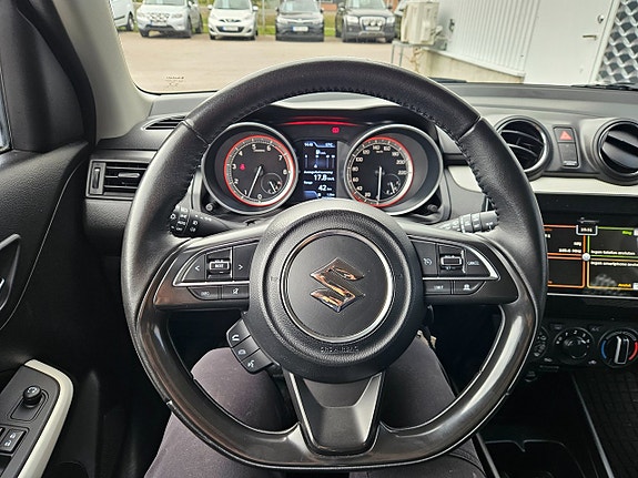Suzuki Swift 8 of 22