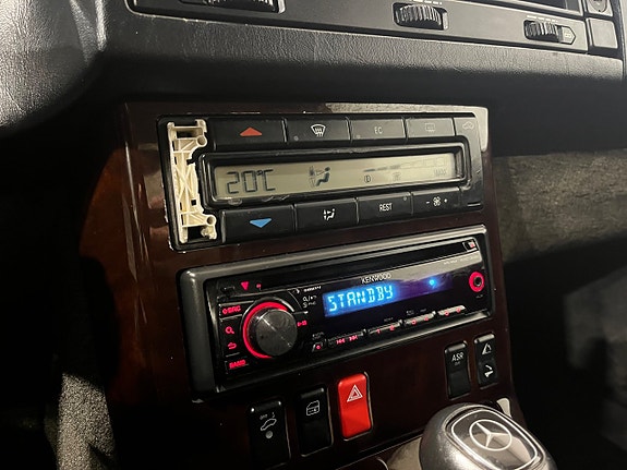 Mercedes-Benz SL280 17 of 19
