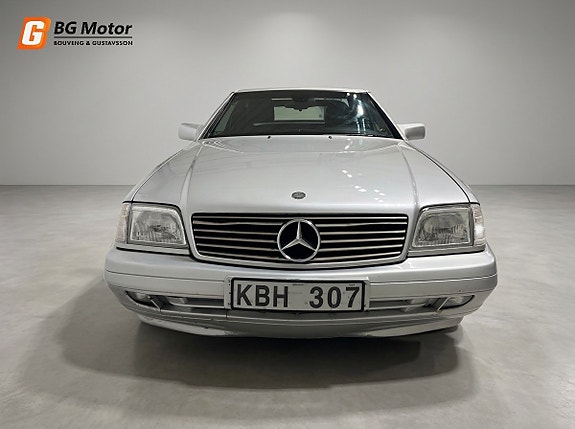 Mercedes-Benz SL280 2 of 19
