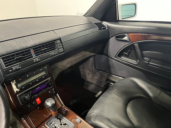 Mercedes-Benz SL280 15 of 19