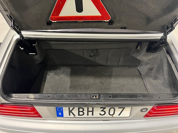 Mercedes-Benz SL280 12 of 19