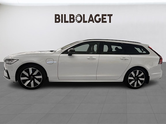 Volvo V90 2 of 19