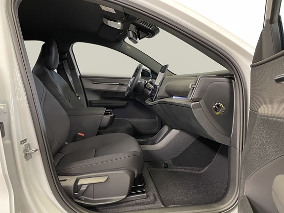 Volvo EX30 16 of 17