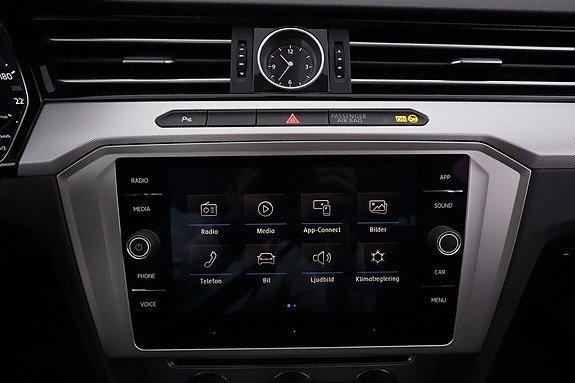 Volkswagen Passat 17 of 20