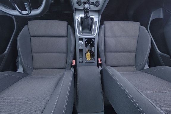 Volkswagen Passat 8 of 20