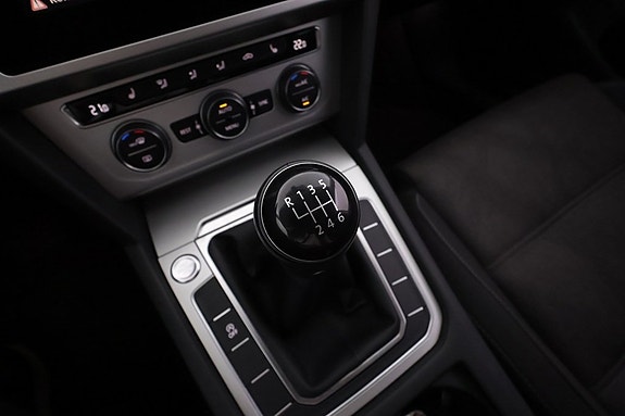 Volkswagen Passat 19 of 20