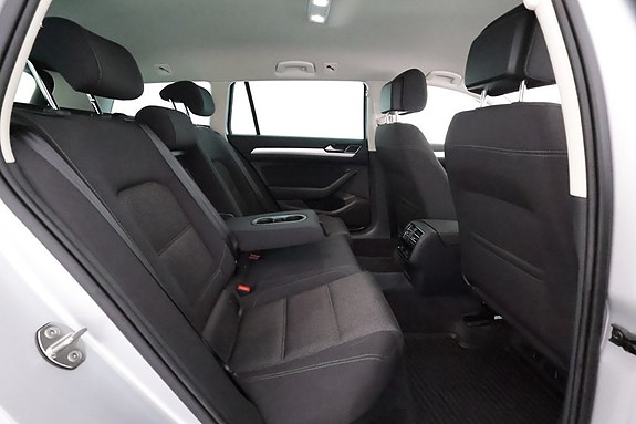 Volkswagen Passat 10 of 20