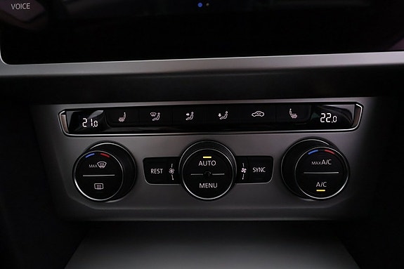 Volkswagen Passat 18 of 20