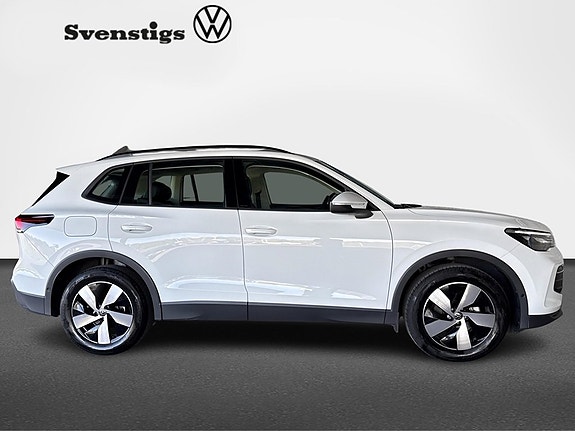 Volkswagen Tiguan 2 of 13