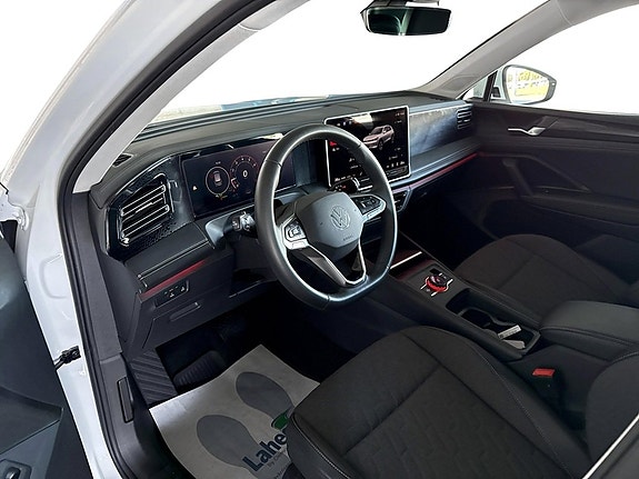 Volkswagen Tiguan 8 of 13