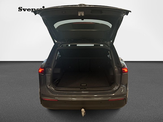 Volkswagen Tiguan 12 of 16