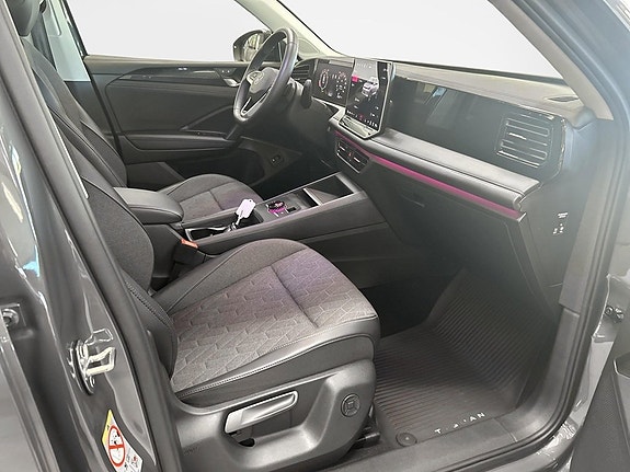 Volkswagen Tiguan 14 of 16