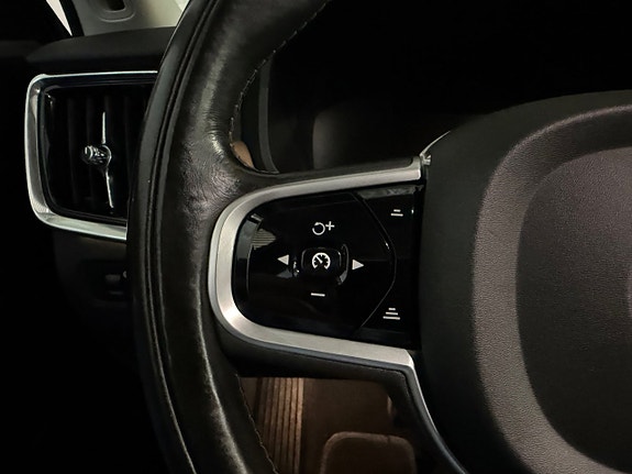 Volvo V90 22 of 26