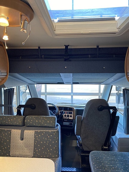 Bürstner l642 ALDE/AC/Taksäng/Soffa/Manuella stödben/Cykelställ 6 of 24