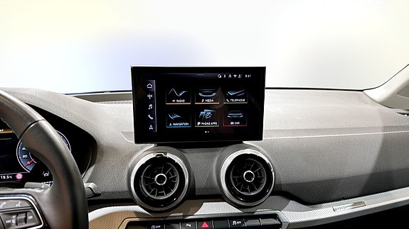 Audi Q2 10 of 19
