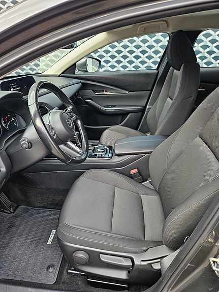 Mazda CX-30 8 of 29