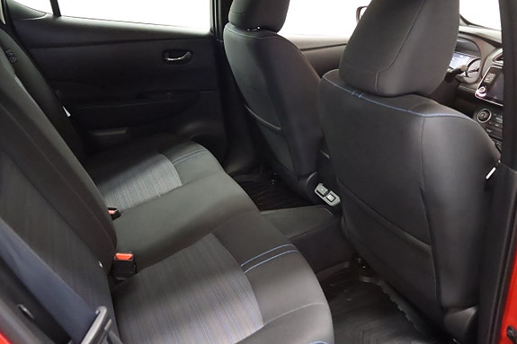 Nissan Leaf 3 of 8
