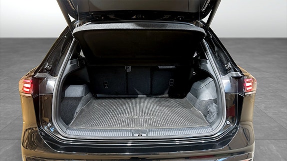 Volkswagen Tiguan 13 of 23