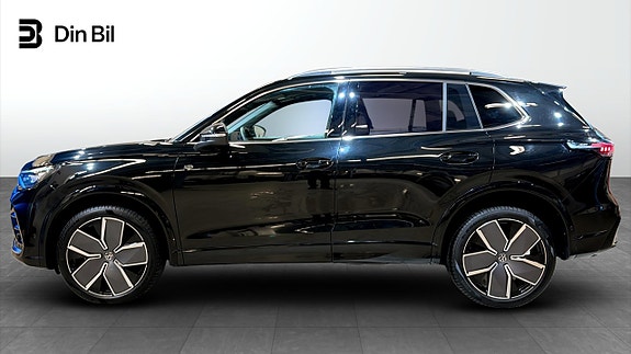 Volkswagen Tiguan 2 of 23