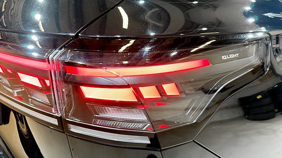 Volkswagen Tiguan 16 of 23