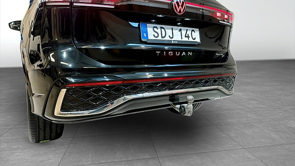 Volkswagen Tiguan 14 of 23
