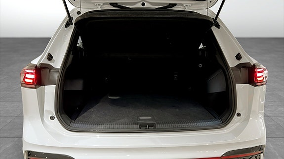 Volkswagen Tiguan 12 of 23