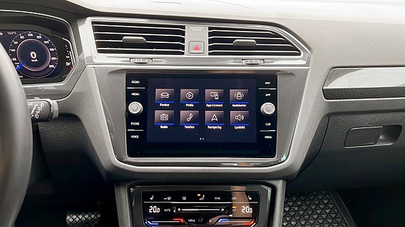 Volkswagen Tiguan 9 of 23