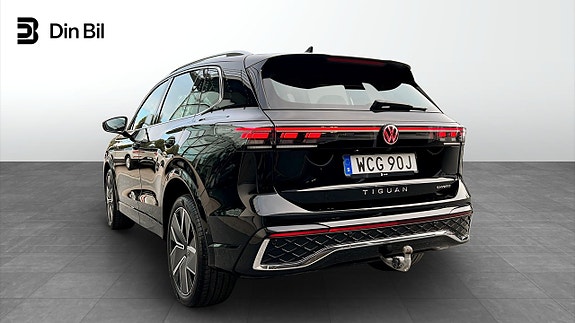 Volkswagen Tiguan 3 of 25