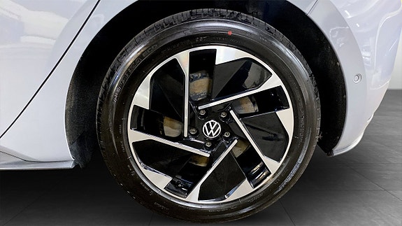 Volkswagen ID.3 6 of 12