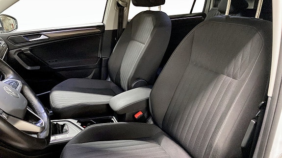 Volkswagen Tiguan Allspace 8 of 12