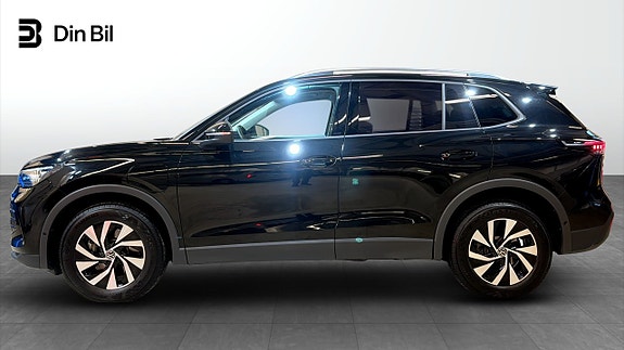 Volkswagen Tiguan 2 of 22