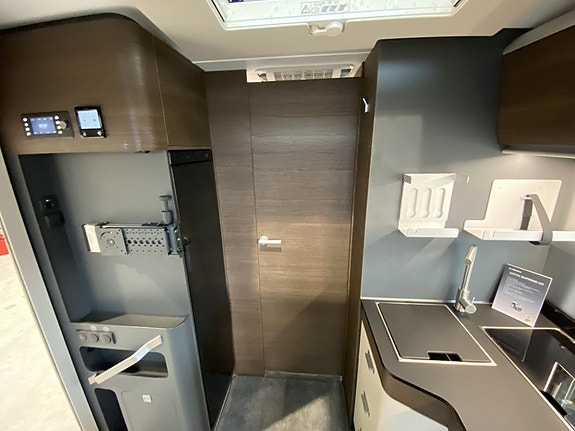 Adria Matrix Supreme 670 DL Mercedes Benz/Automat/ALDE/2027 12 of 25