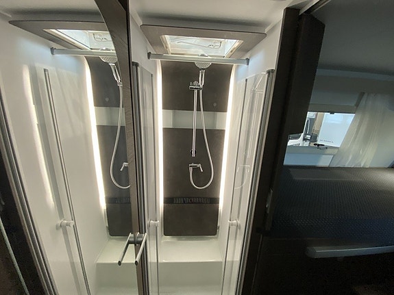 Adria Matrix Supreme 670 DL Mercedes Benz/Automat/ALDE/2027 11 of 25