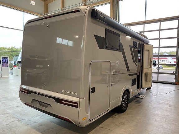 Adria Matrix Supreme 670 DL Mercedes Benz/Automat/ALDE/2027 2 of 25