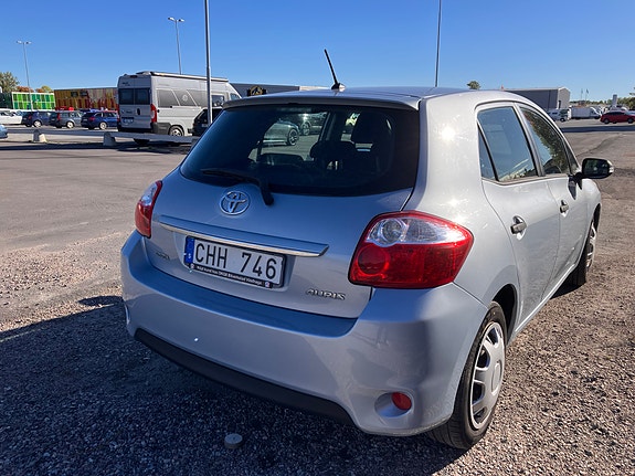 Toyota Auris 3 of 8