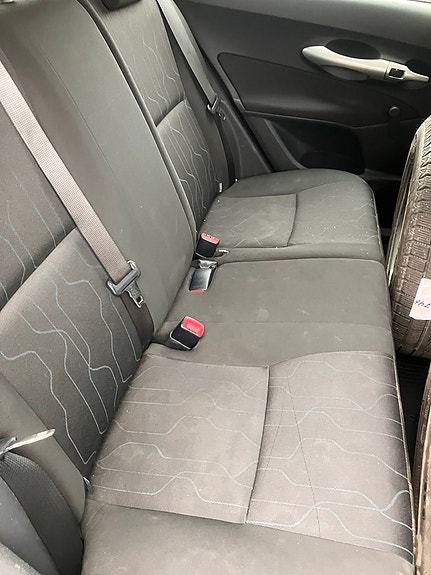 Toyota Auris 8 of 8