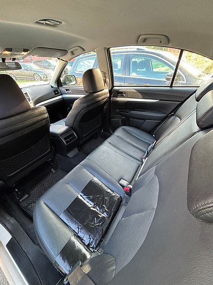 Subaru Legacy 8 of 8