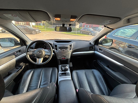 Subaru Legacy 7 of 8