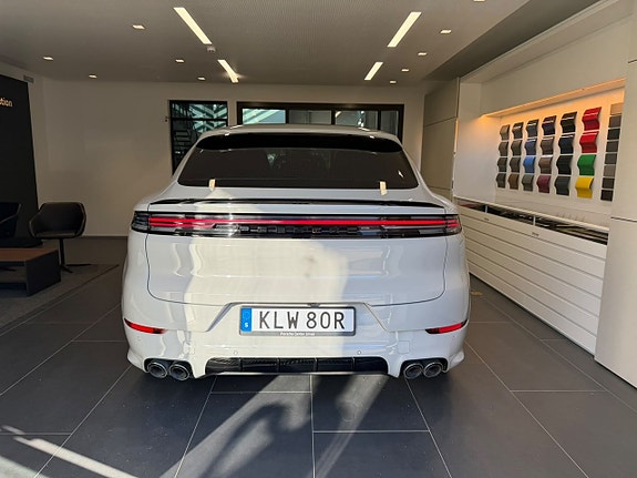 Porsche Cayenne 7 of 25