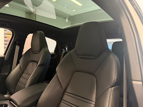 Porsche Cayenne 15 of 25