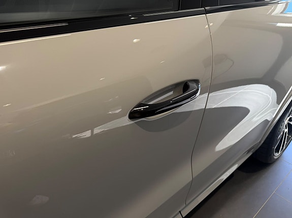 Porsche Cayenne 23 of 25