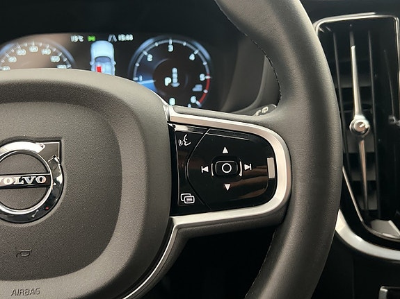 Volvo V60 Cross Country 15 of 30