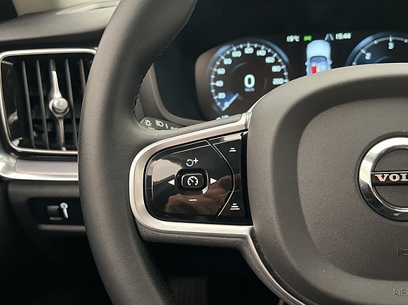 Volvo V60 Cross Country 13 of 30