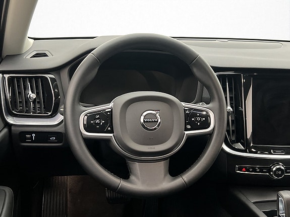Volvo V60 Cross Country 11 of 30