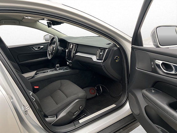 Volvo V60 Cross Country 25 of 30
