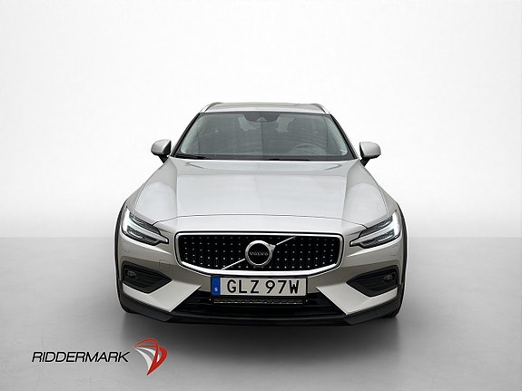 Volvo V60 Cross Country 2 of 30